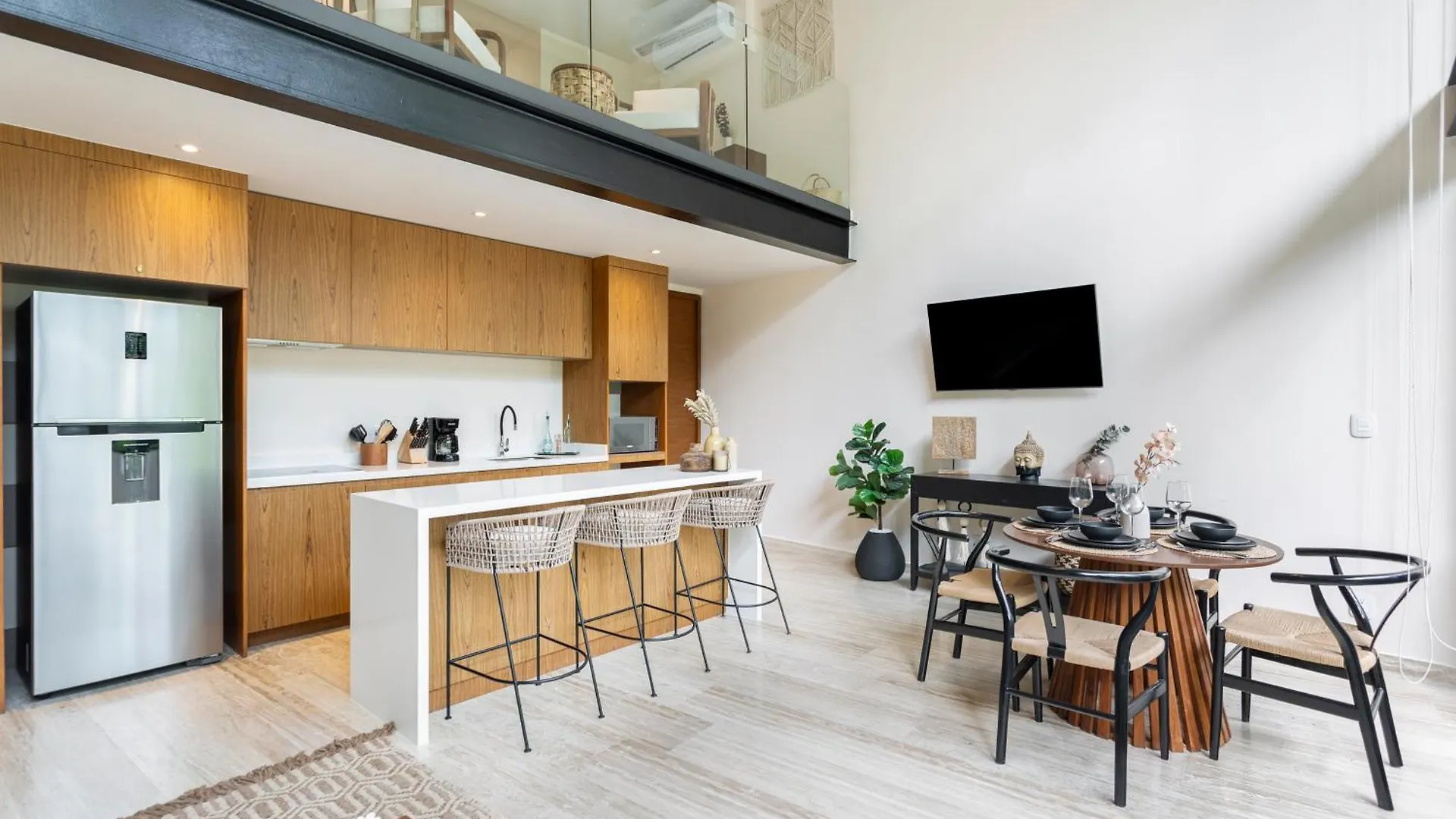 Mistiq Temple II Luxury Apartment تولوم