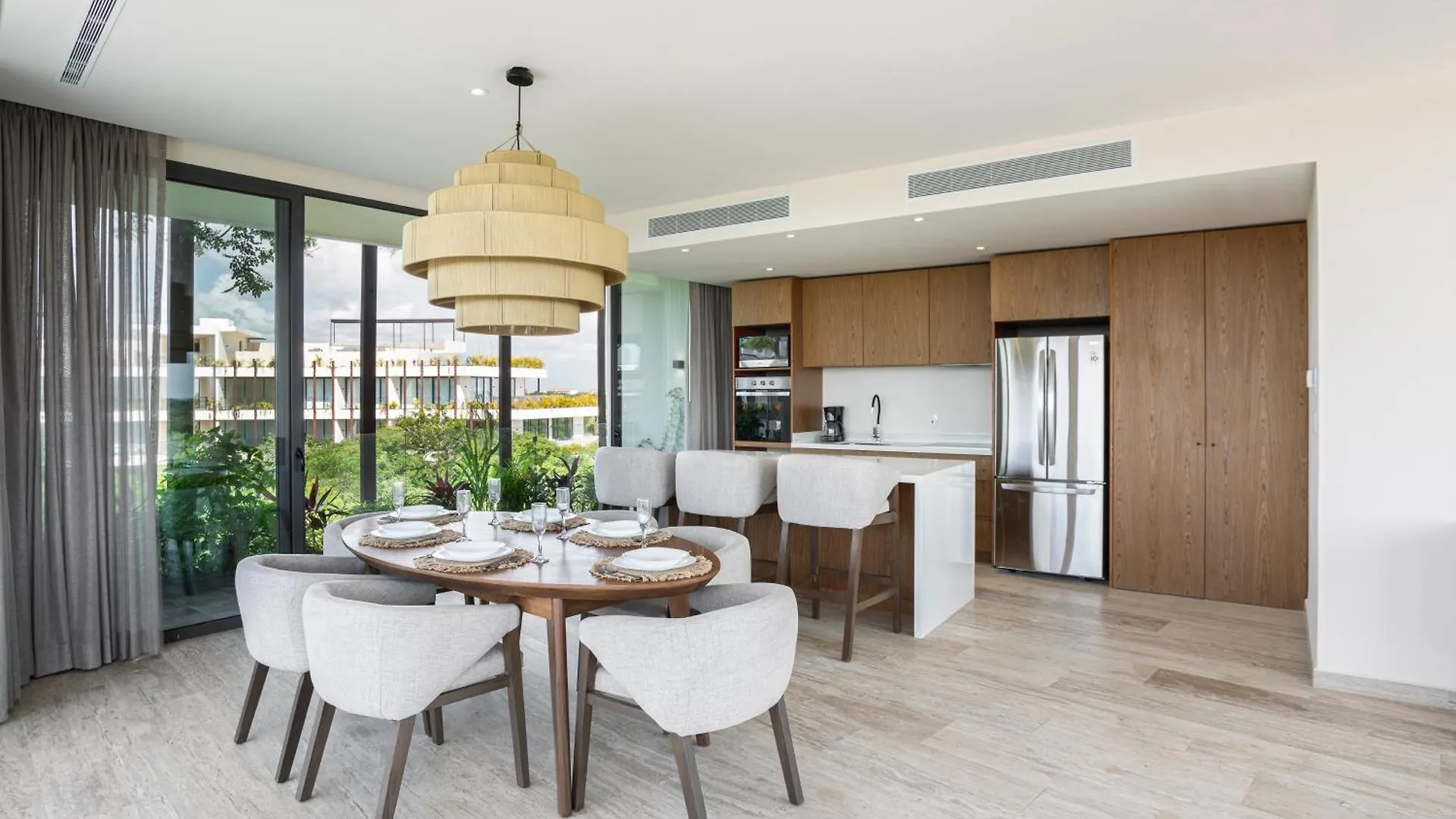 Mistiq Temple II Luxury Apartment تولوم