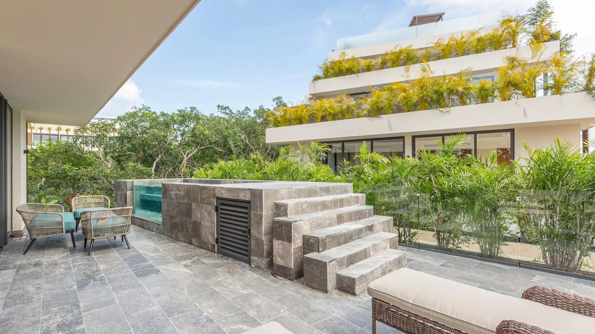Mistiq Temple II Luxury Apartment تولوم