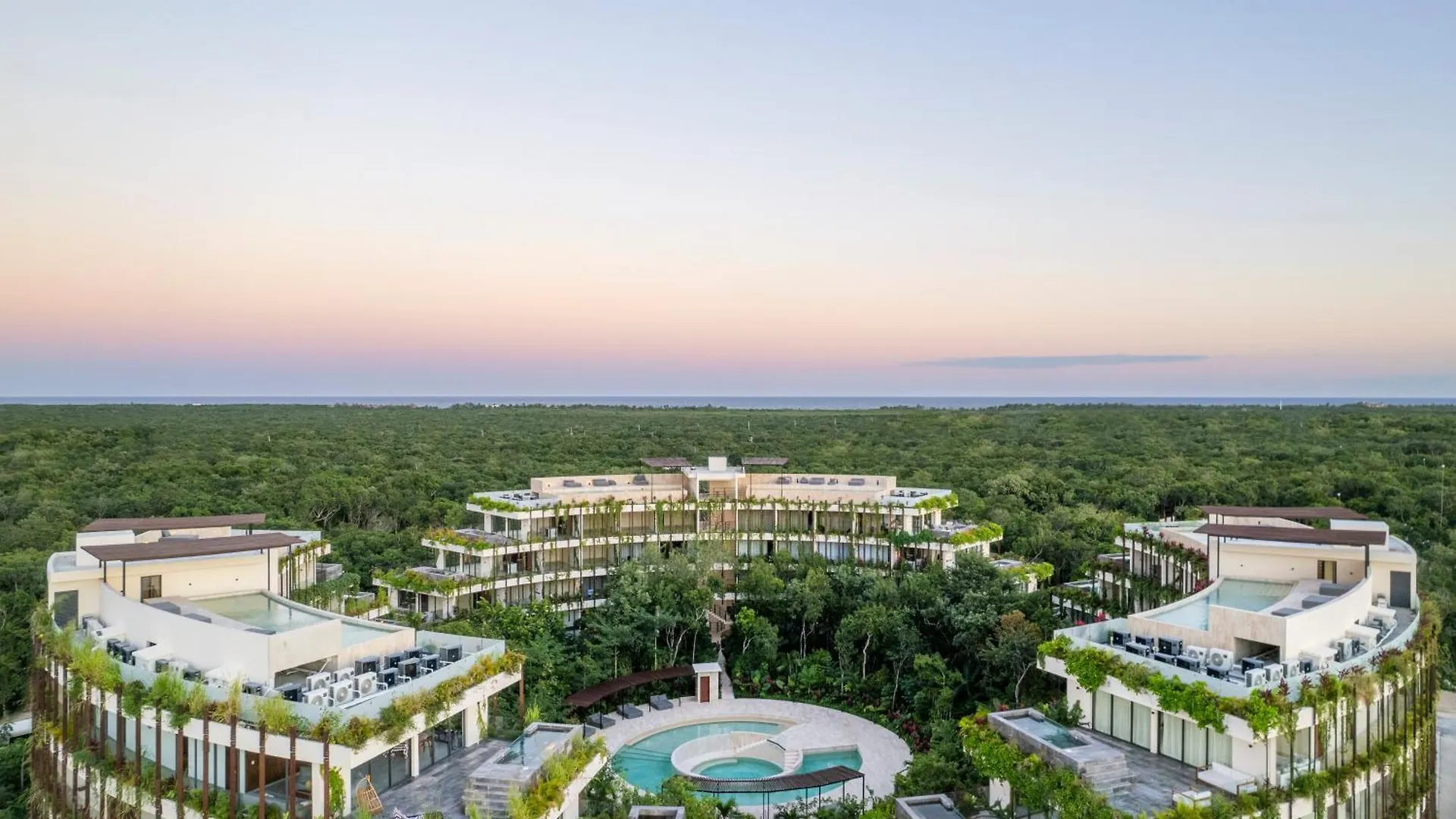 Mistiq Temple II Luxury Apartment تولوم