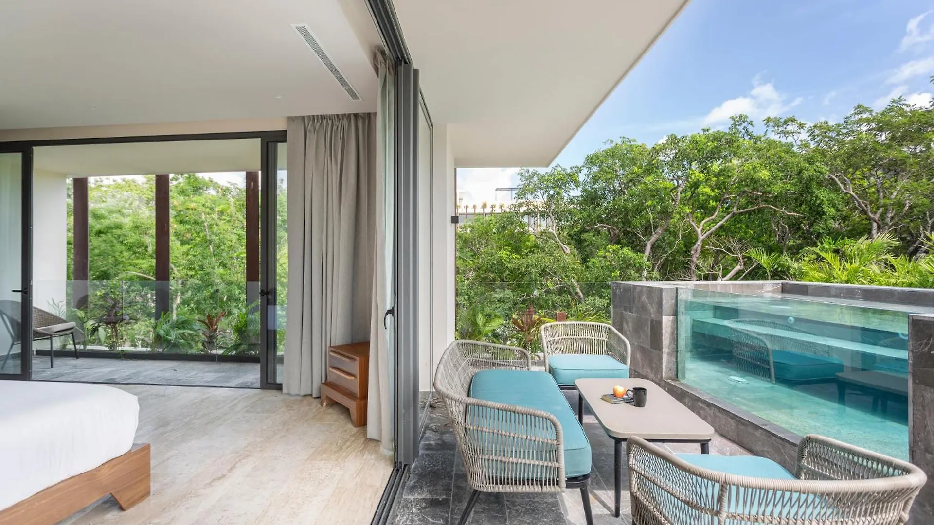 Mistiq Temple II Luxury Apartment تولوم