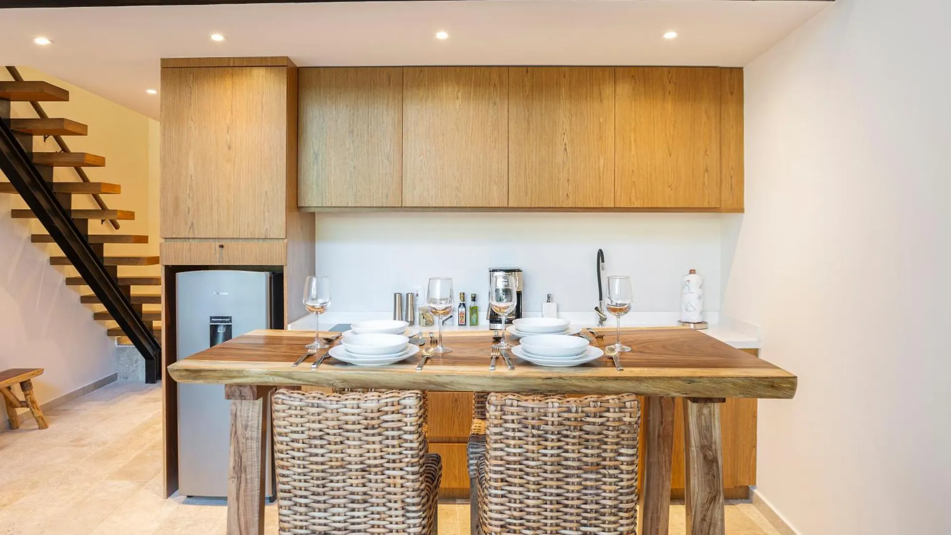 Mistiq Temple II Luxury Apartment تولوم