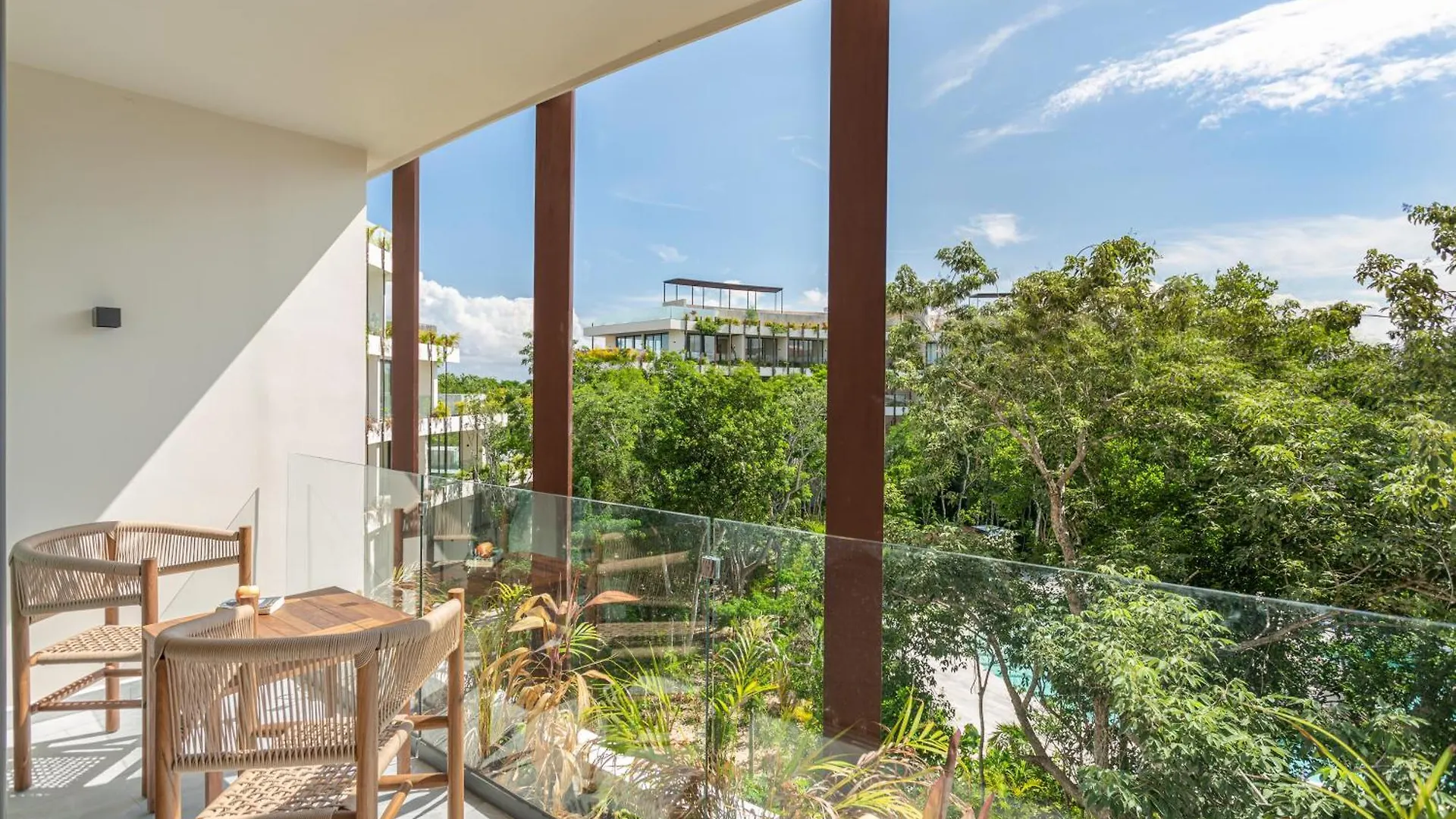 Mistiq Temple II Luxury Apartment تولوم
